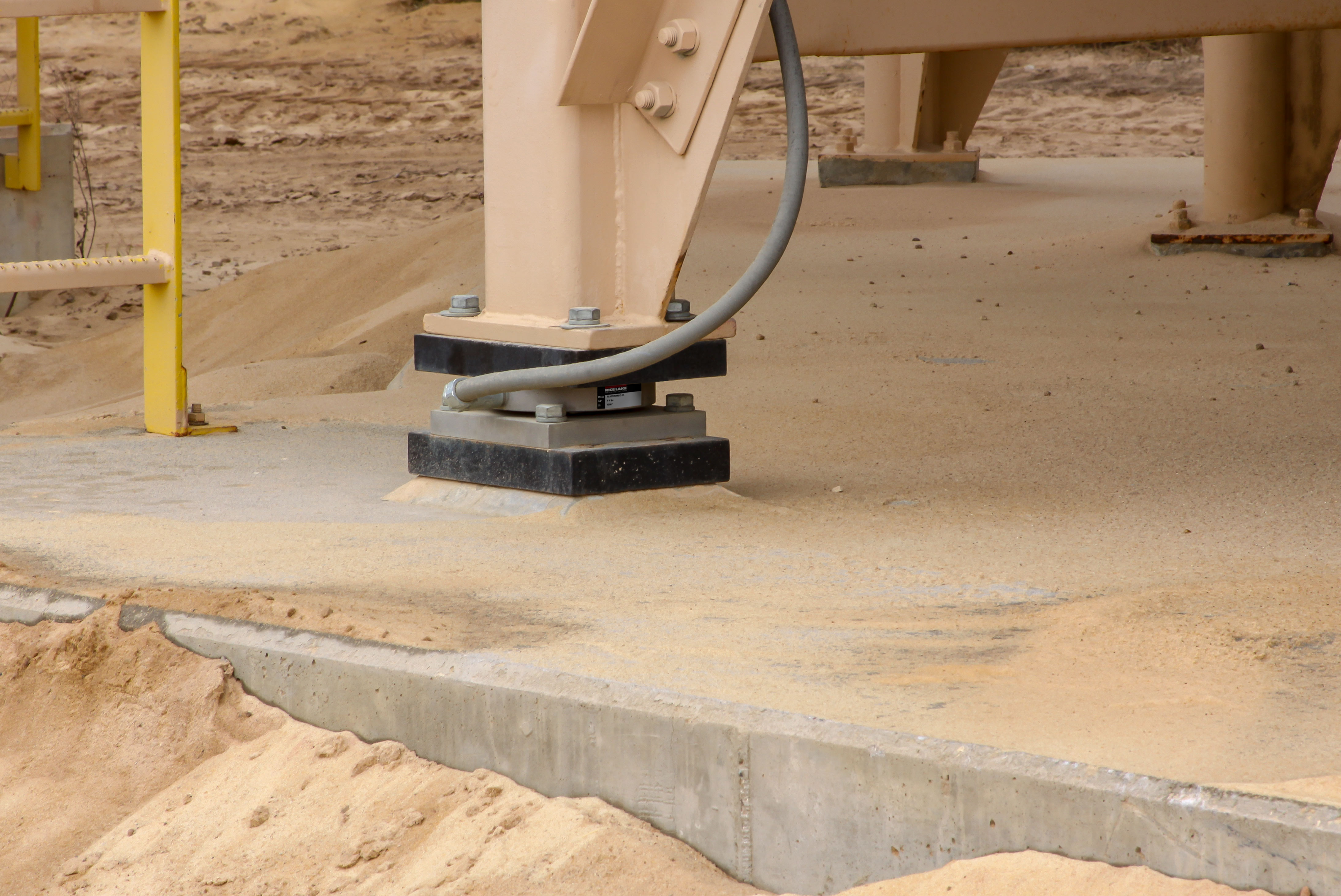 1 US RL9000TWM Hopper Closeup WEB